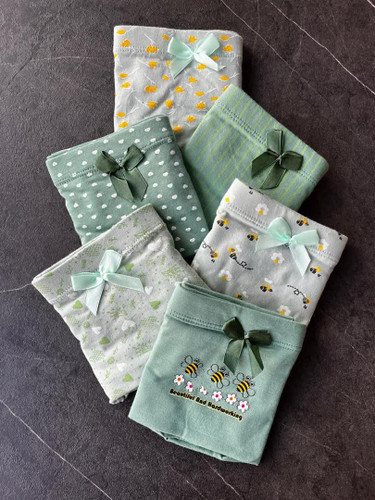 لباس زیر زنانه